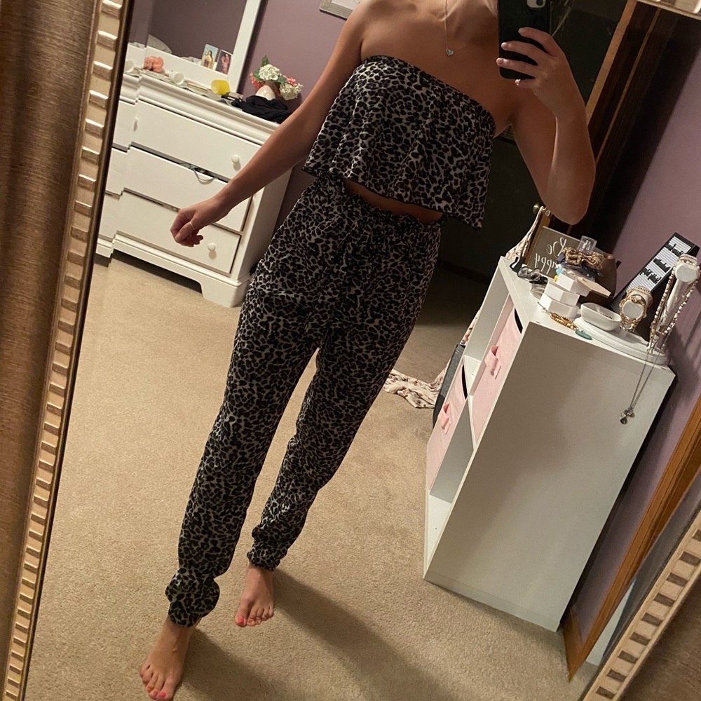 Leopard 2 piece set